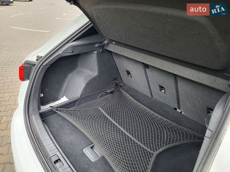 Внедорожник / Кроссовер Audi Q3 2022 в Киеве