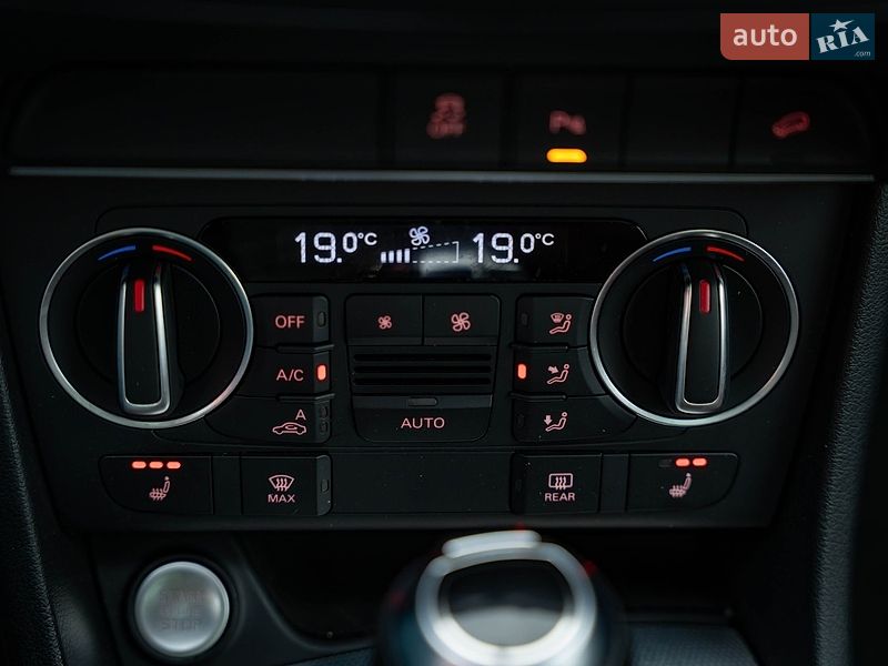 Внедорожник / Кроссовер Audi Q3 2016 в Киеве