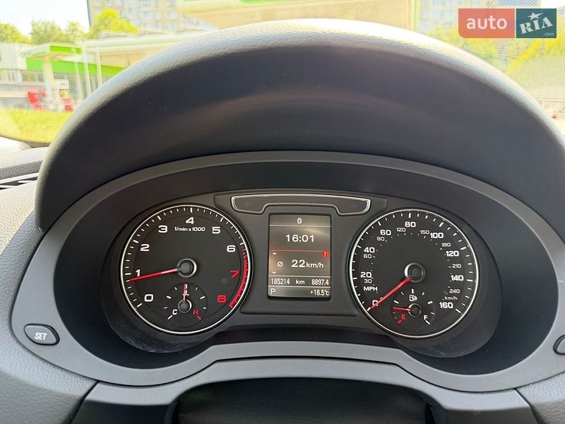 Внедорожник / Кроссовер Audi Q3 2016 в Львове