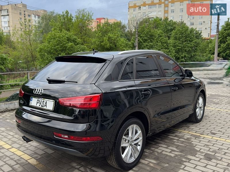Внедорожник / Кроссовер Audi Q3 2017 в Черновцах