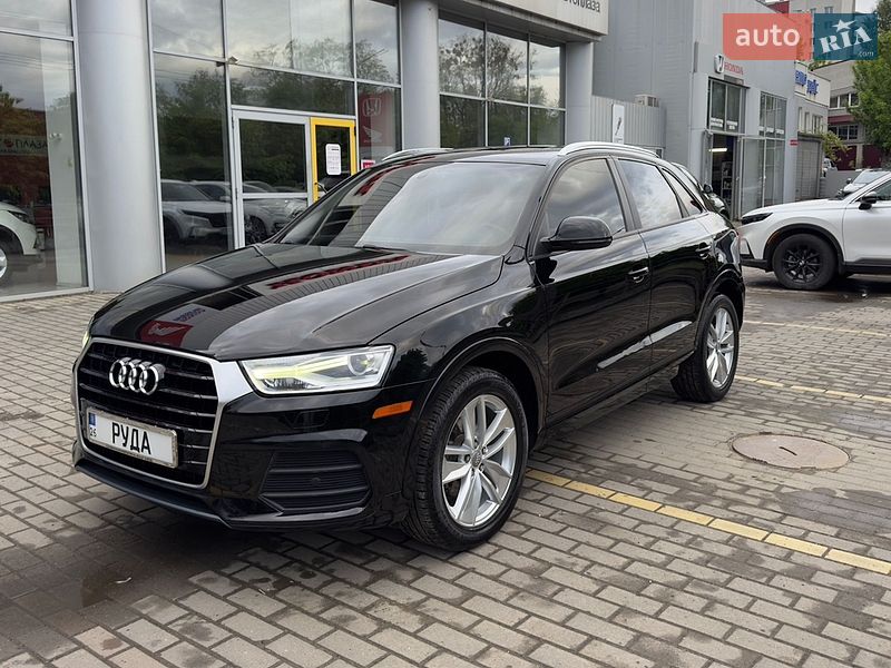 Внедорожник / Кроссовер Audi Q3 2017 в Черновцах