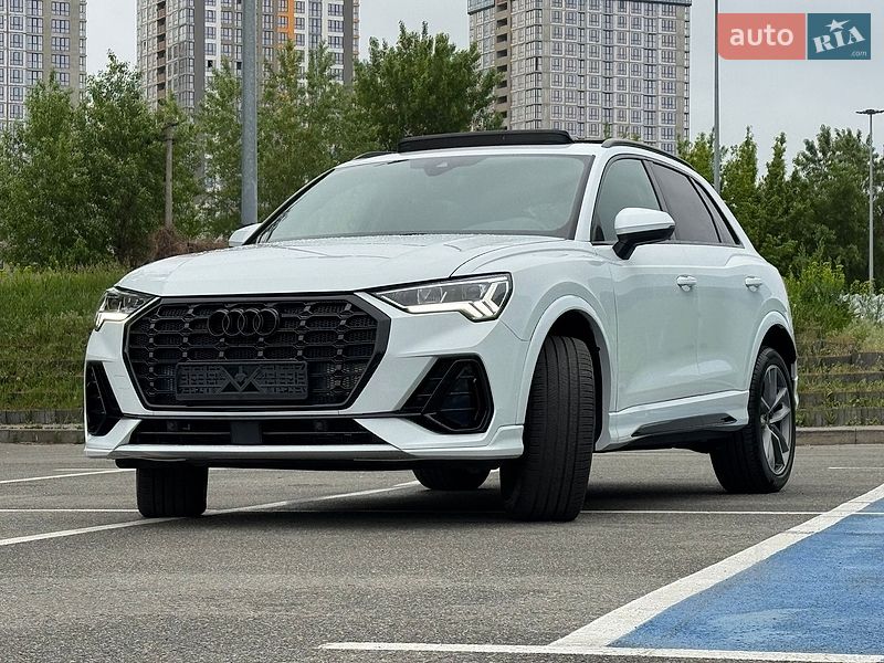 Внедорожник / Кроссовер Audi Q3 2023 в Киеве