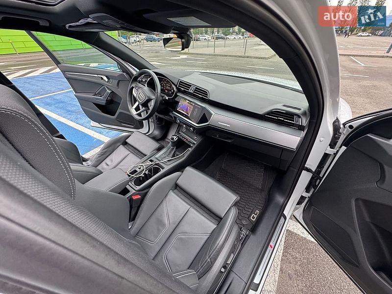 Внедорожник / Кроссовер Audi Q3 2023 в Киеве