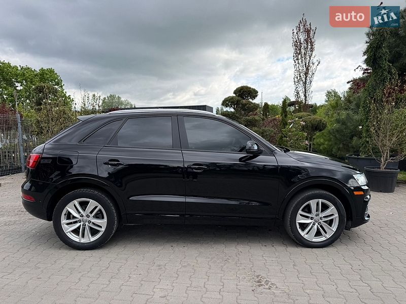 Внедорожник / Кроссовер Audi Q3 2017 в Луцке