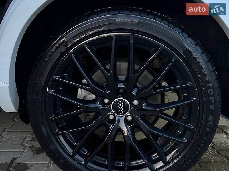 Позашляховик / Кросовер Audi Q3 2017 в Львові