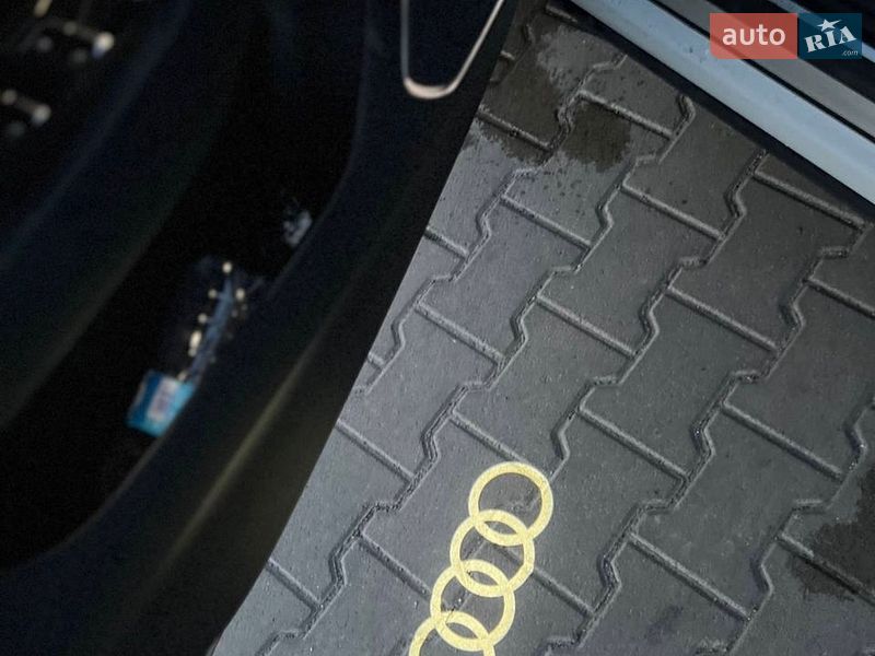 Позашляховик / Кросовер Audi Q3 2017 в Львові