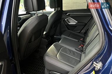 Позашляховик / Кросовер Audi Q3 2024 в Києві