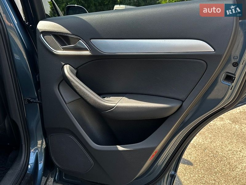 Позашляховик / Кросовер Audi Q3 2015 в Києві