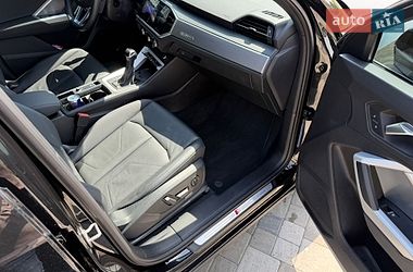 Внедорожник / Кроссовер Audi Q3 2020 в Киеве