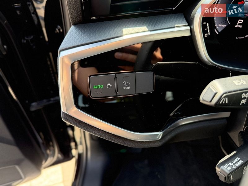 Внедорожник / Кроссовер Audi Q3 2020 в Киеве
