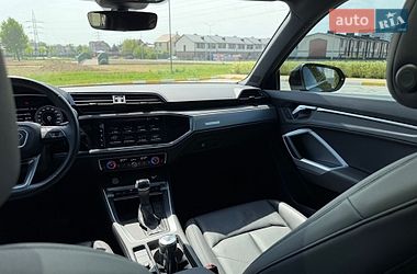 Внедорожник / Кроссовер Audi Q3 2020 в Киеве