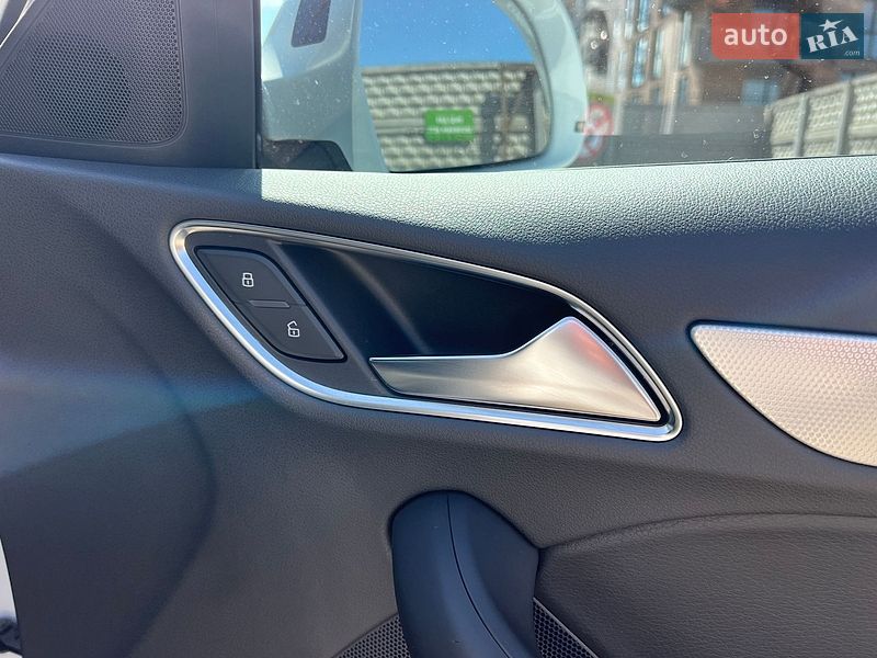 Внедорожник / Кроссовер Audi Q3 2015 в Виннице