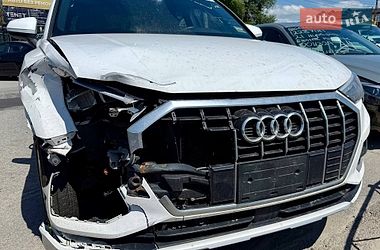 Внедорожник / Кроссовер Audi Q3 2021 в Киеве