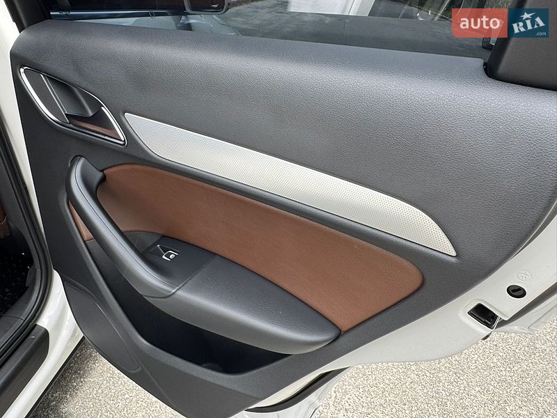 Внедорожник / Кроссовер Audi Q3 2016 в Киеве