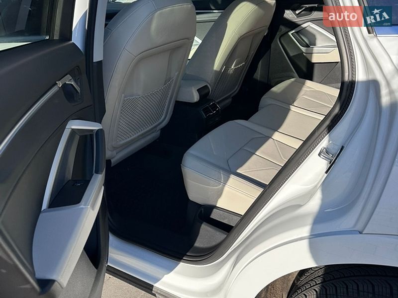 Внедорожник / Кроссовер Audi Q3 2023 в Ивано-Франковске фото 8 Внедорожник / Кроссовер Audi Q3 2023 в Ивано-Франковске