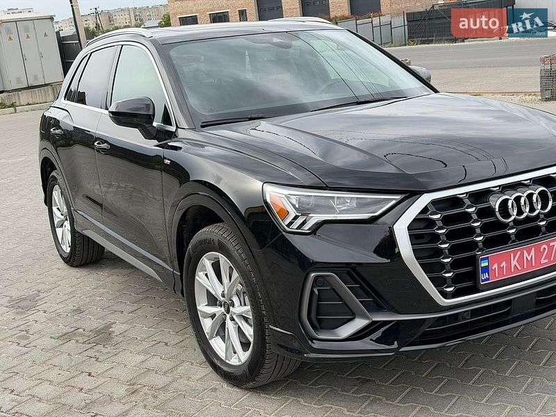 Внедорожник / Кроссовер Audi Q3 2024 в Тернополе