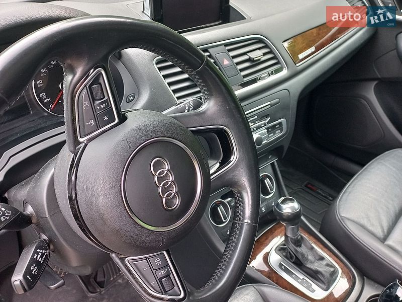 Внедорожник / Кроссовер Audi Q3 2015 в Стрые