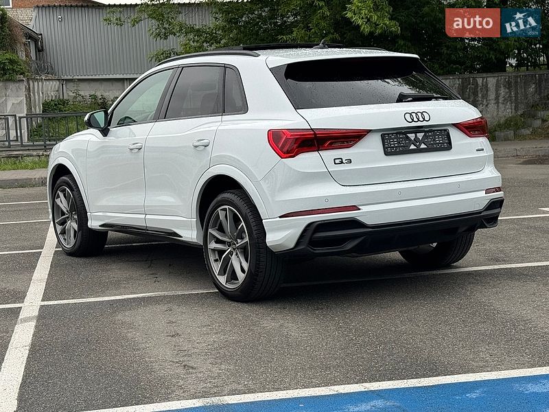 Позашляховик / Кросовер Audi Q3 2023 в Києві