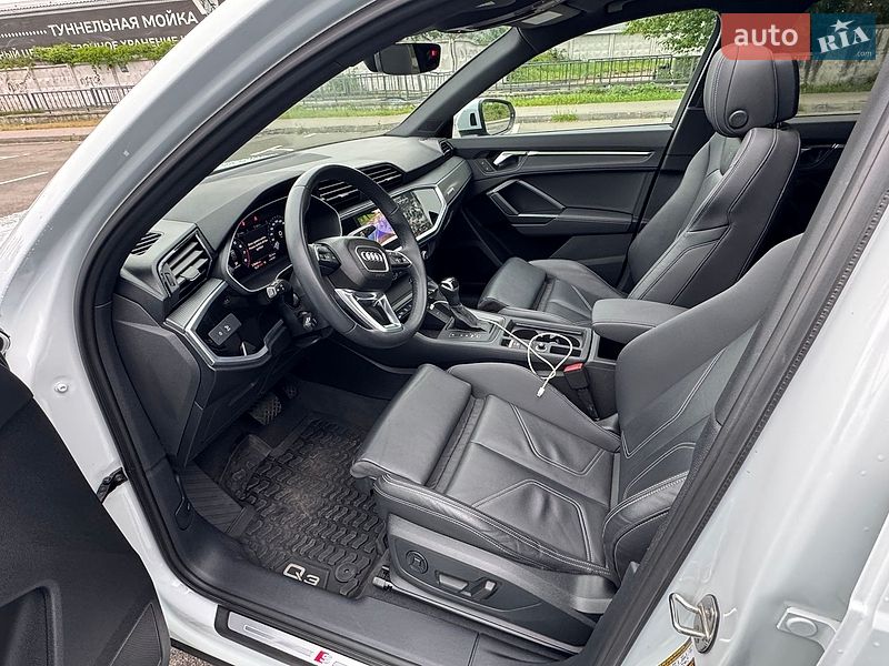 Позашляховик / Кросовер Audi Q3 2023 в Києві