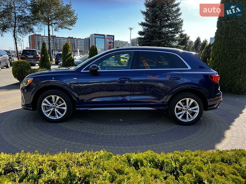 Позашляховик / Кросовер Audi Q3 2022 в Львові