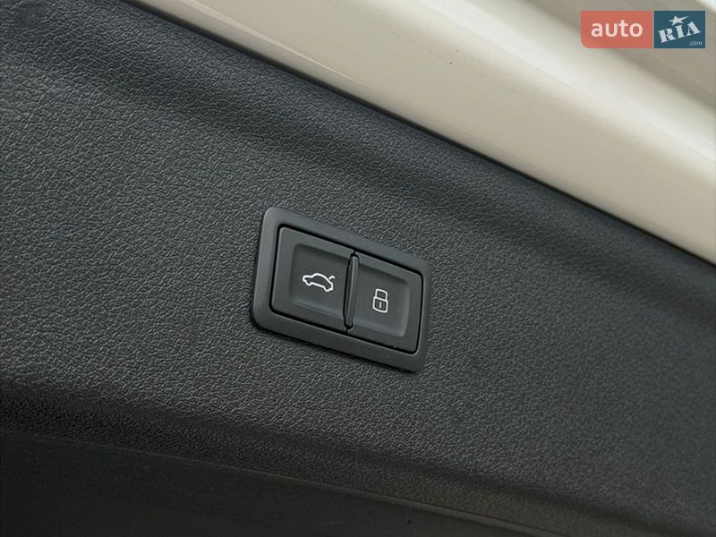 Внедорожник / Кроссовер Audi Q3 2017 в Львове