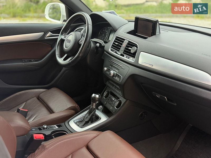 Внедорожник / Кроссовер Audi Q3 2017 в Львове