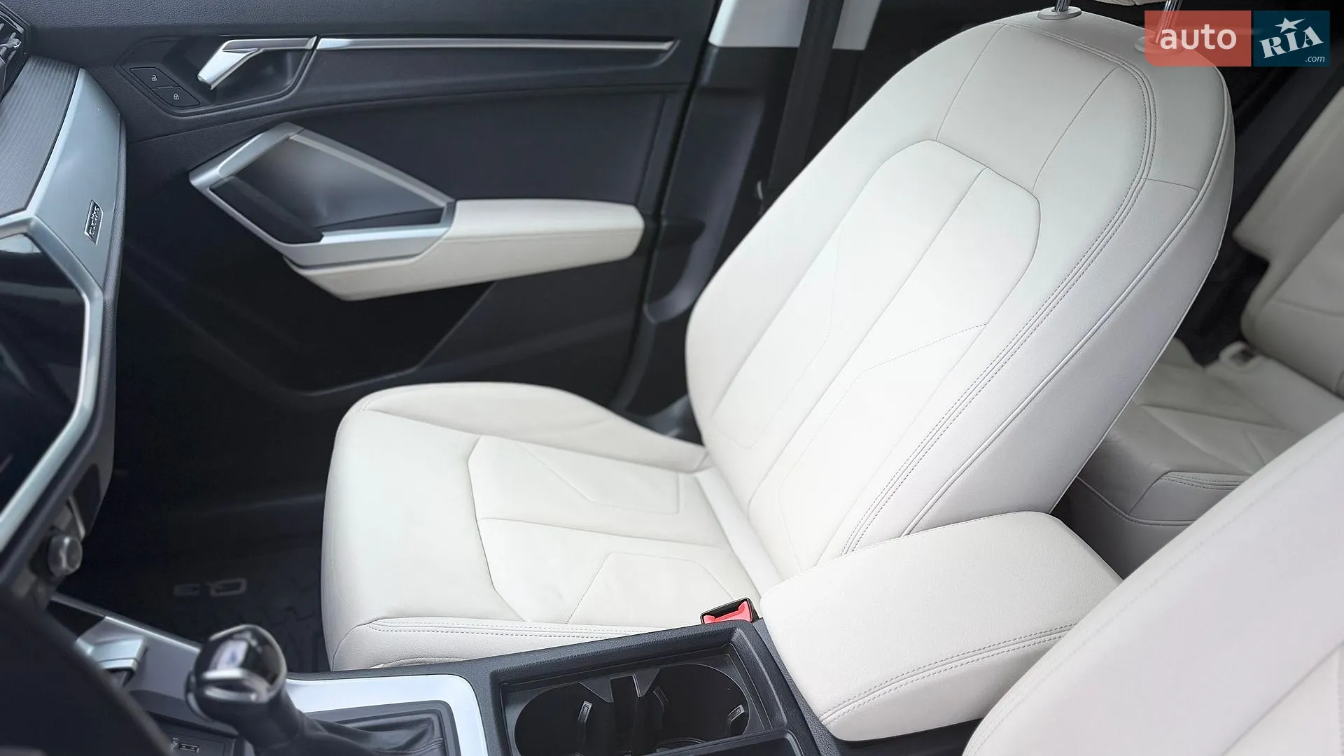 2019 Audi Q3 - мініатюра 18