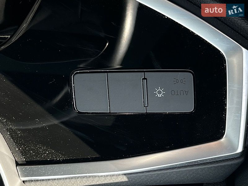 Внедорожник / Кроссовер Audi Q3 2019 в Львове