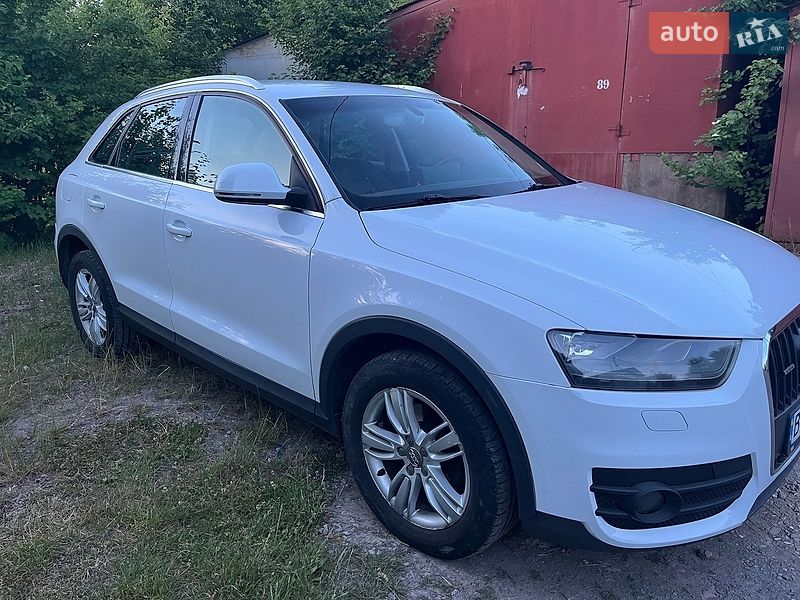 Внедорожник / Кроссовер Audi Q3 2011 в Ровно