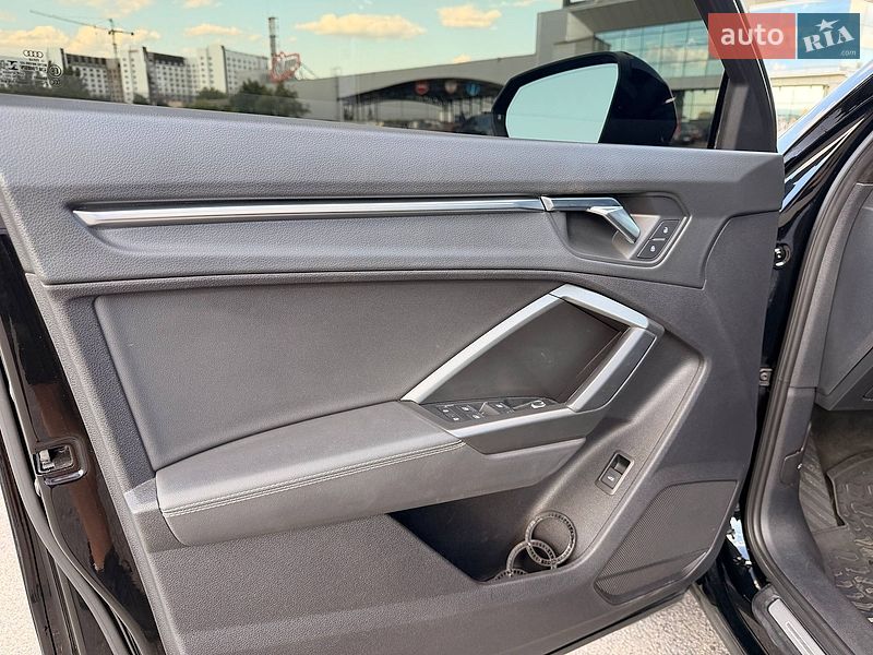 Позашляховик / Кросовер Audi Q3 2021 в Кривому Розі