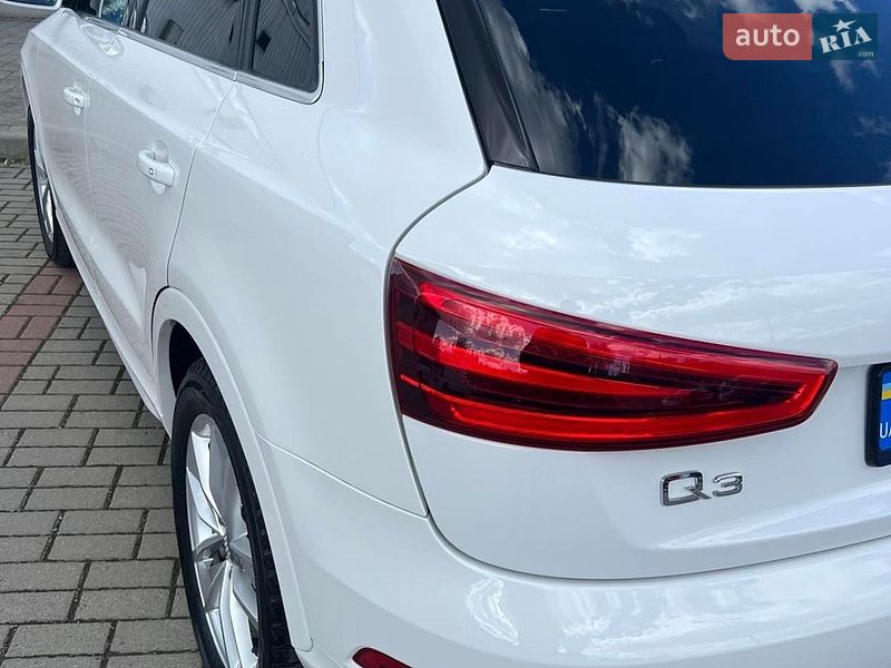 Внедорожник / Кроссовер Audi Q3 2016 в Ужгороде