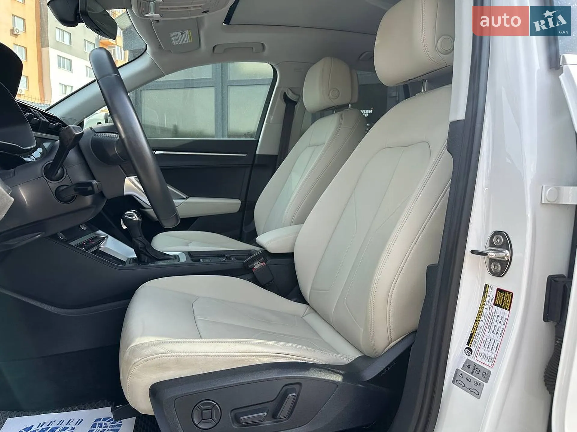 2019 Audi Q3 - мініатюра 18