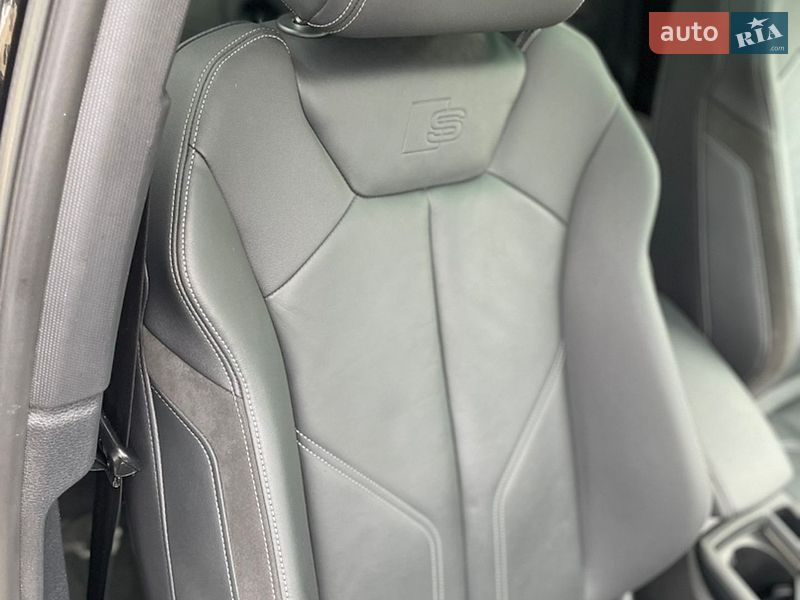 Позашляховик / Кросовер Audi Q3 2021 в Стрию