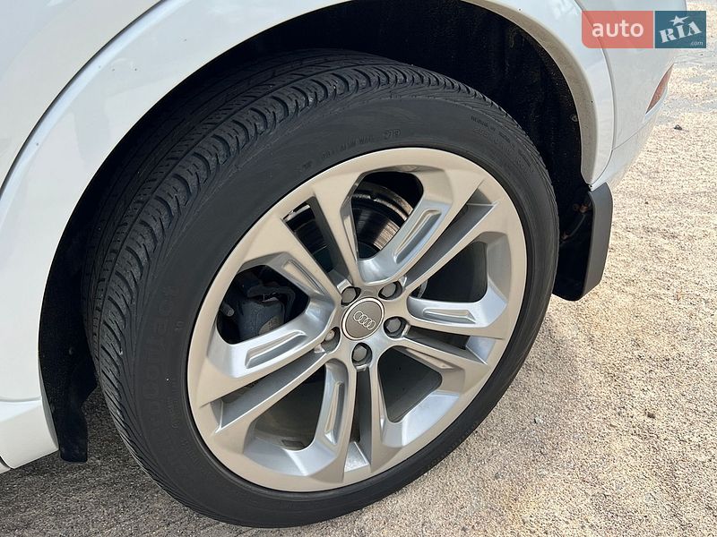 Внедорожник / Кроссовер Audi Q3 2015 в Виннице