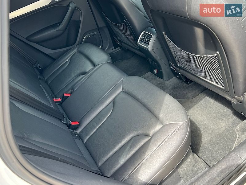 Внедорожник / Кроссовер Audi Q3 2015 в Виннице