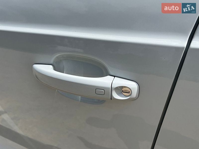 Внедорожник / Кроссовер Audi Q3 2015 в Виннице