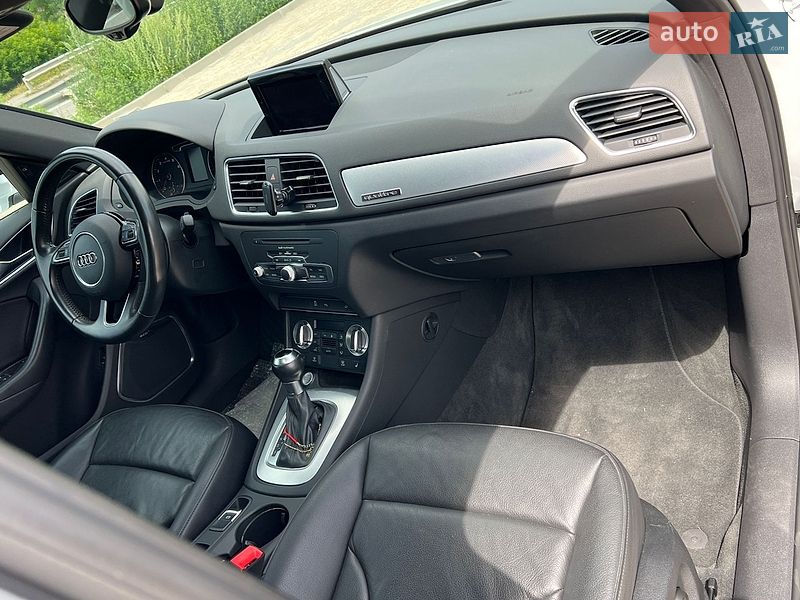 Внедорожник / Кроссовер Audi Q3 2015 в Виннице