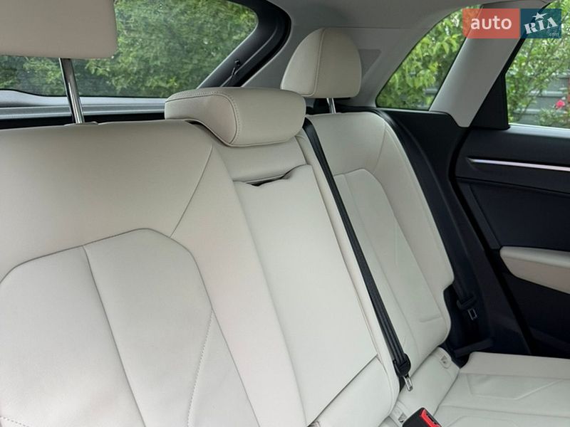 Позашляховик / Кросовер Audi Q3 2021 в Волочиську