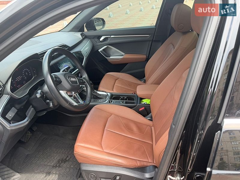 Позашляховик / Кросовер Audi Q3 2020 в Києві