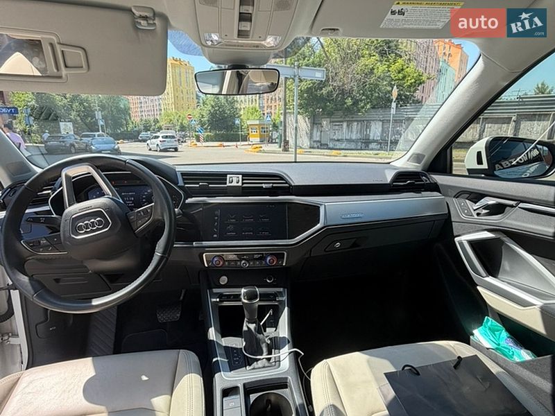 Внедорожник / Кроссовер Audi Q3 2020 в Киеве