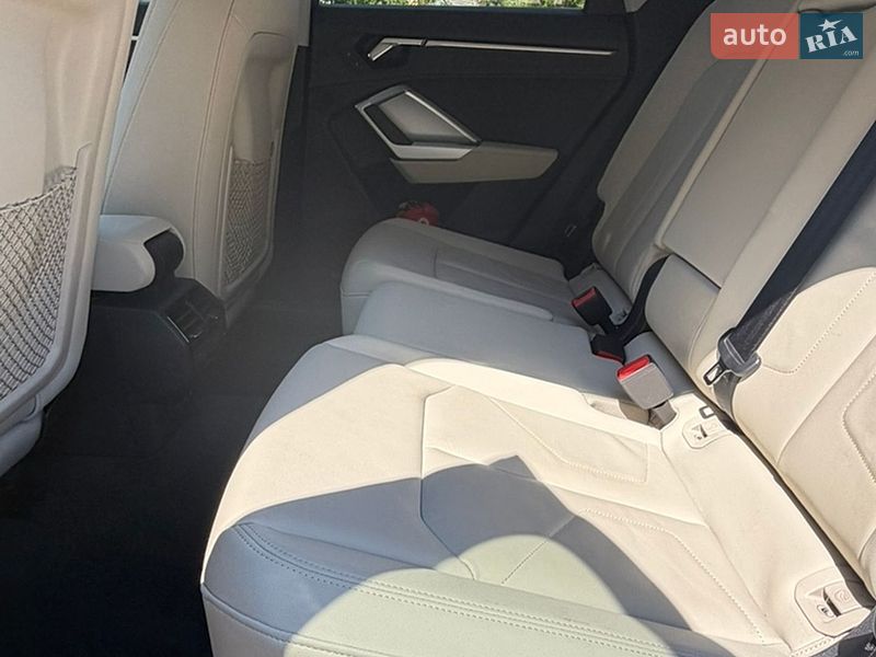 Внедорожник / Кроссовер Audi Q3 2020 в Киеве