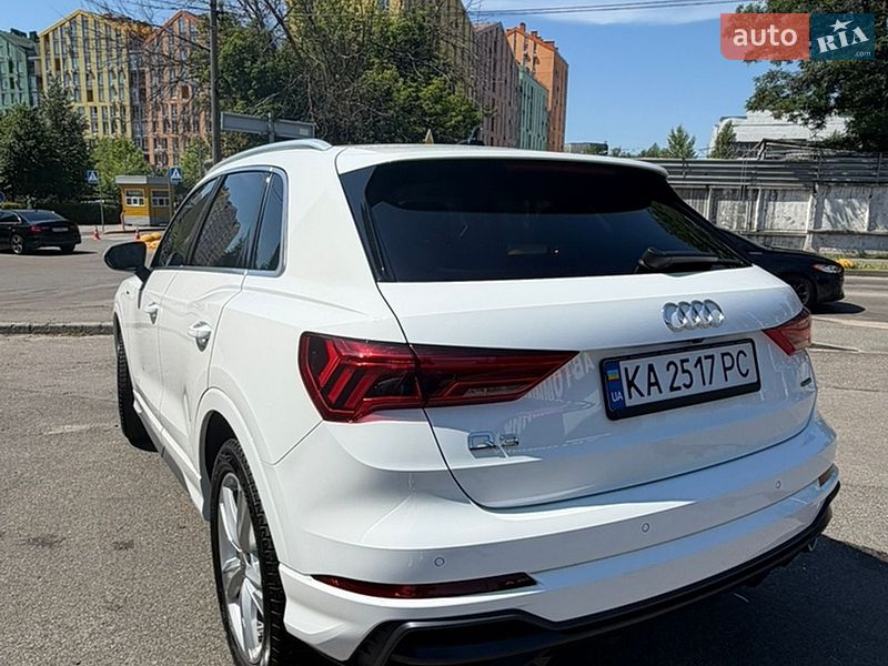 Внедорожник / Кроссовер Audi Q3 2020 в Киеве