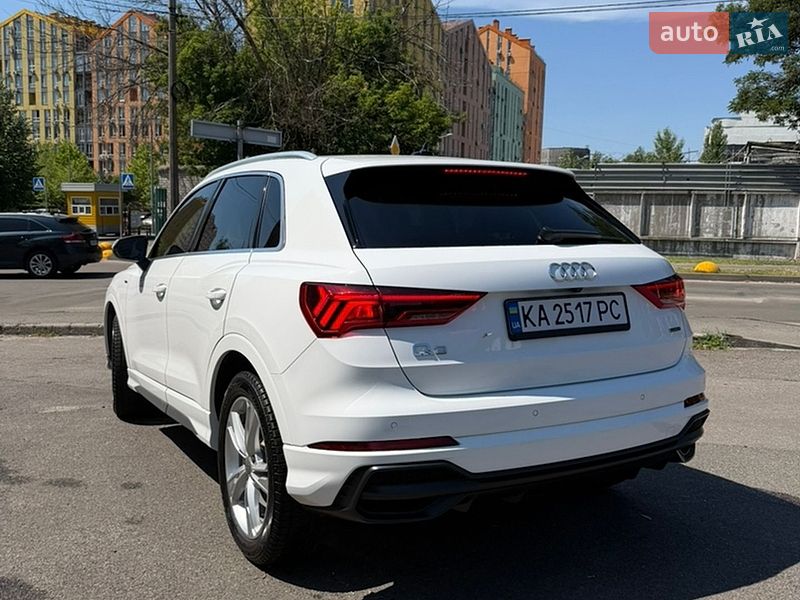 Внедорожник / Кроссовер Audi Q3 2020 в Киеве