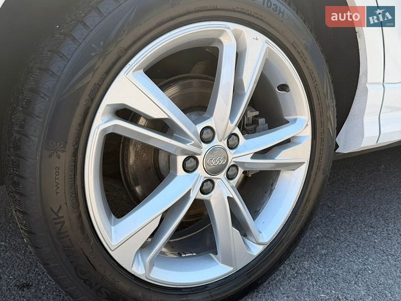 Внедорожник / Кроссовер Audi Q3 2020 в Киеве