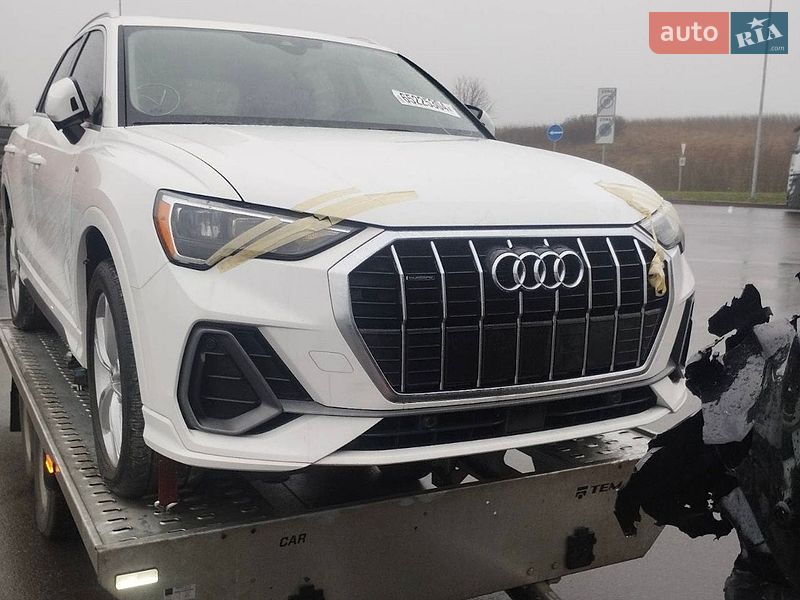 Внедорожник / Кроссовер Audi Q3 2020 в Киеве