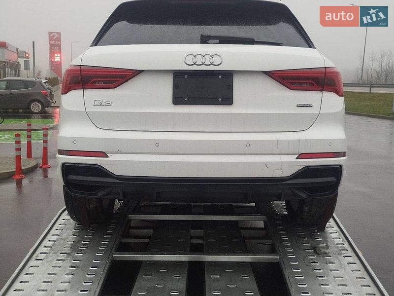 Внедорожник / Кроссовер Audi Q3 2020 в Киеве