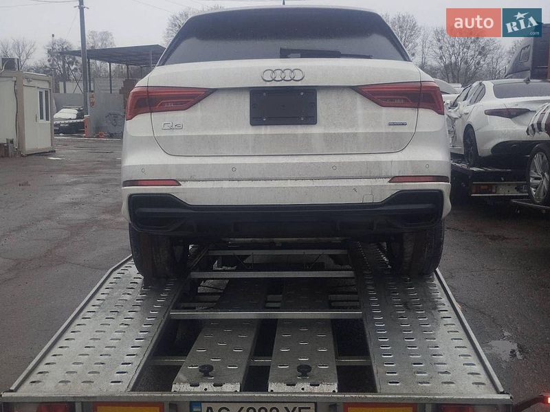 Внедорожник / Кроссовер Audi Q3 2020 в Киеве