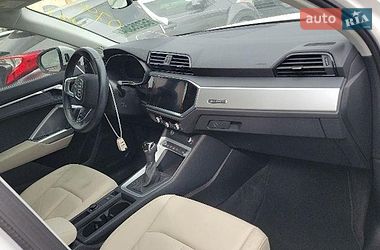 Внедорожник / Кроссовер Audi Q3 2020 в Киеве