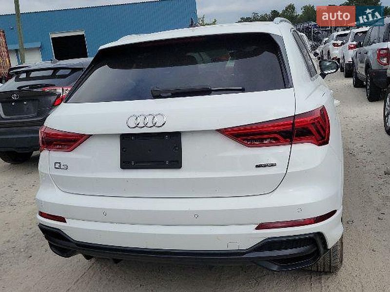 Внедорожник / Кроссовер Audi Q3 2020 в Киеве