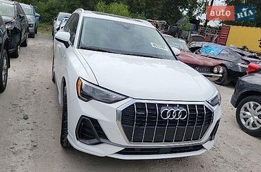 Внедорожник / Кроссовер Audi Q3 2020 в Киеве